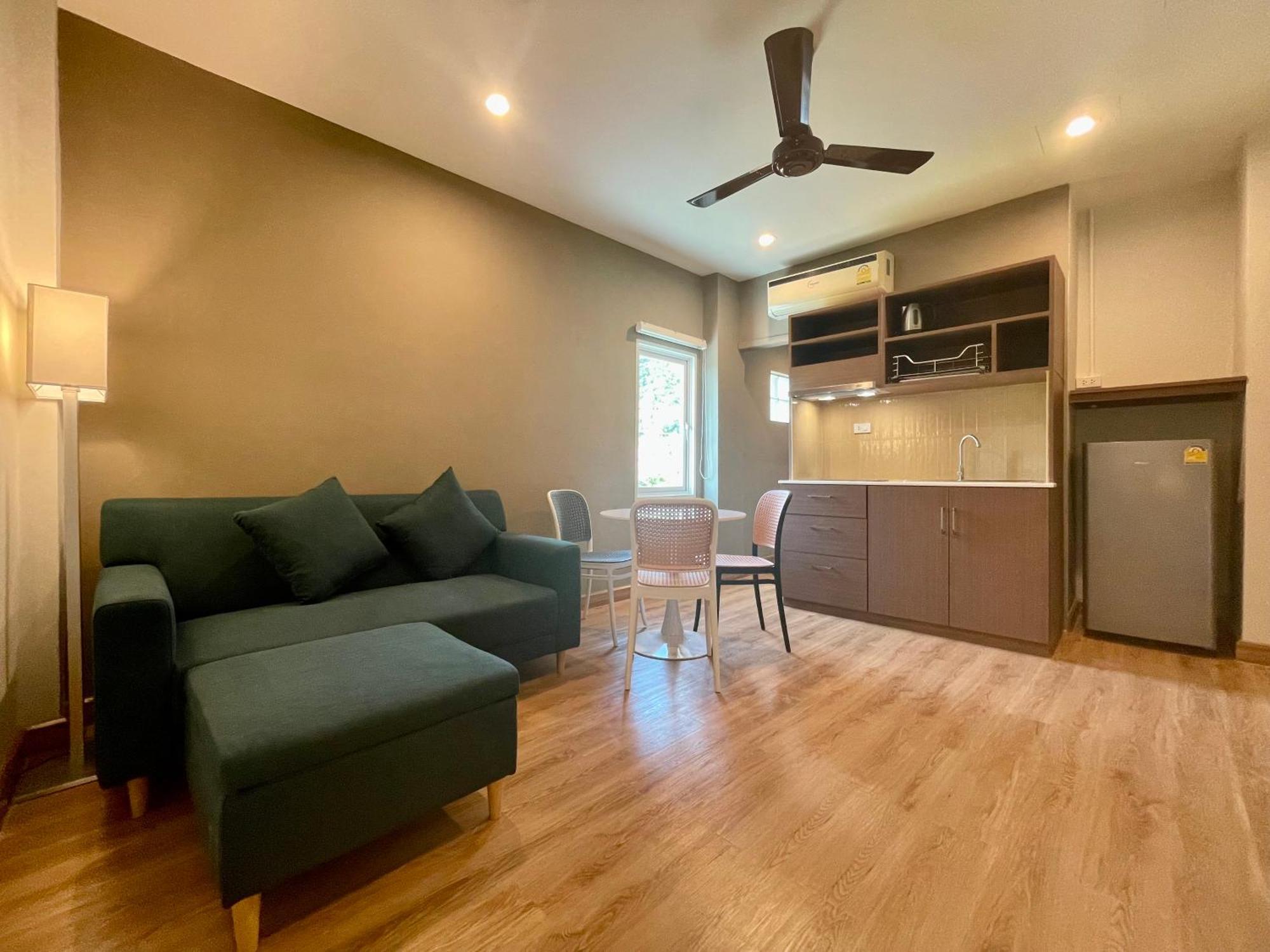 Karon Room Actually Service Apartment מראה חיצוני תמונה